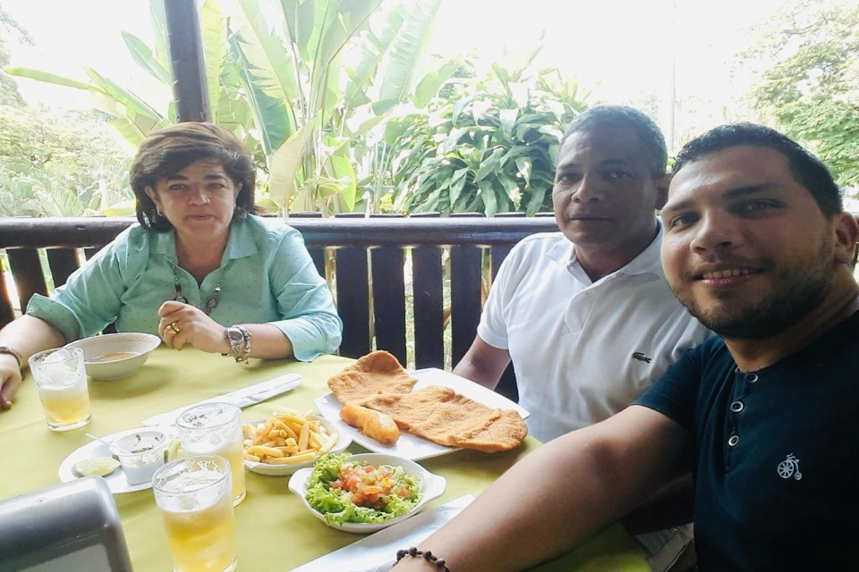 Padre Carlos en reflexión espiritual